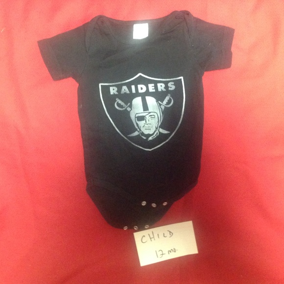 NFL Oakland Raiders onesie - Picture 1 of 1